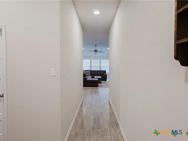 Foto del edificio - 228 Sage Meadows Dr