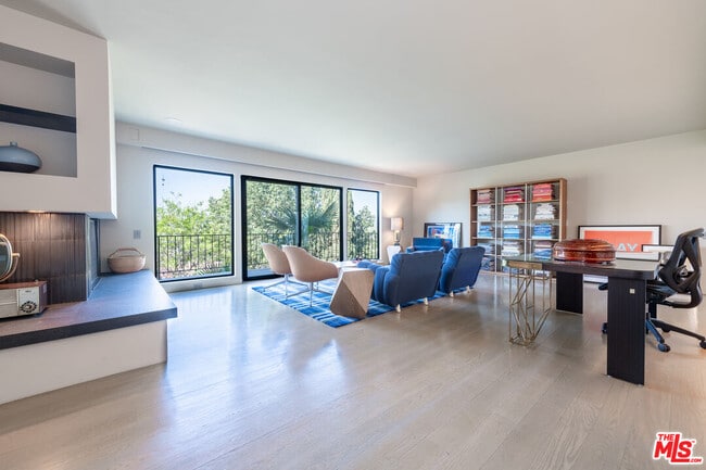 Building Photo - 1860 Lucile Ave