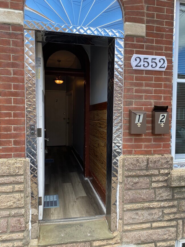 Pasillo de entrada - 2552 E Clearfield St