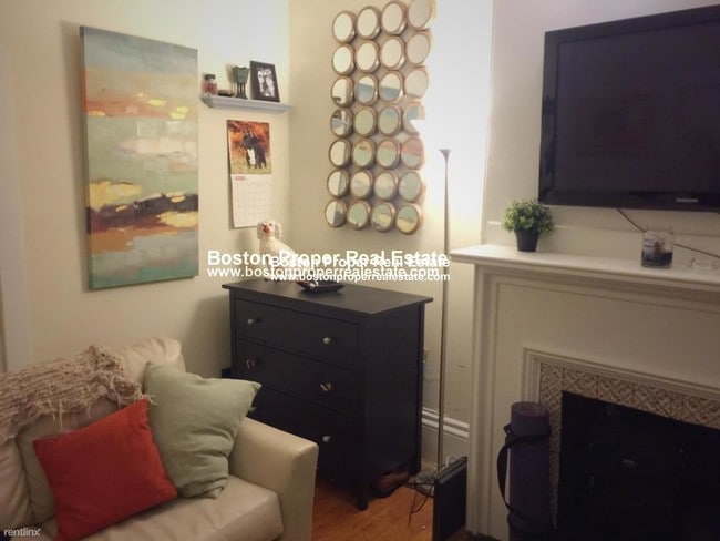 Building Photo - Studio, 1 bath  - 312 Beacon St #6