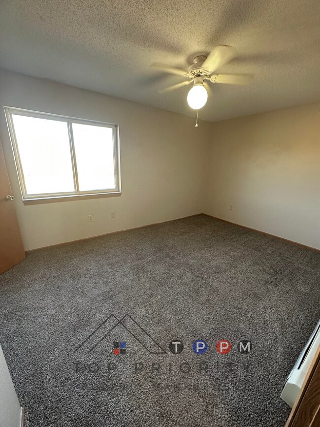 Foto del edificio - 2 Bedroom | 1 Bathroom Unit in Oelwein Ava...