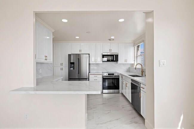 Building Photo - 1310 Jones St