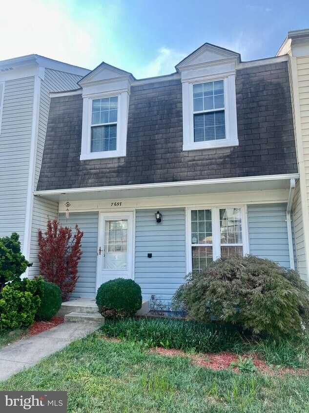 Foto del edificio - 7657 Sheffield Village Ln