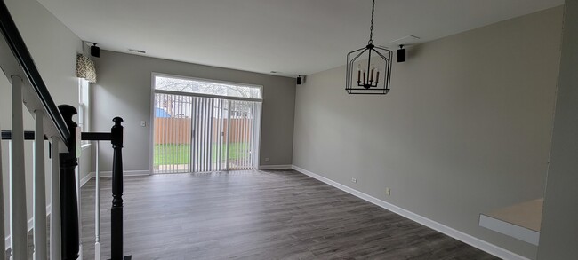 Building Photo - 2422 Oneida Ln