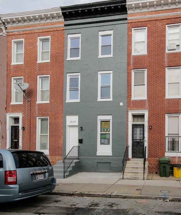 Primary Photo - 1537 Argyle Ave