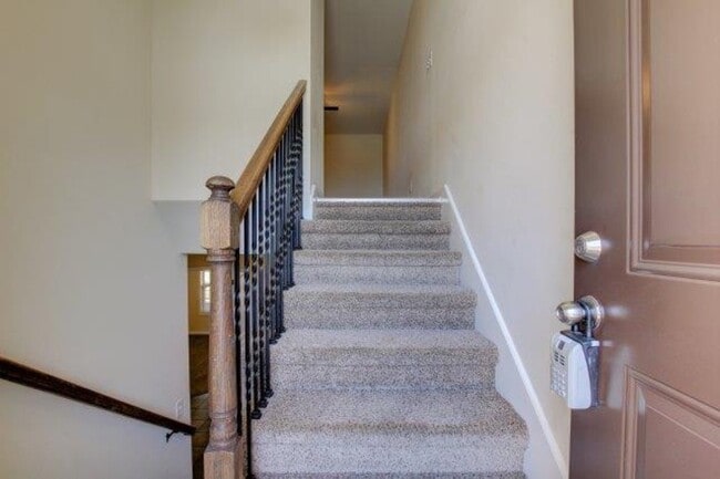 Building Photo - 992-D S Ash Ridge Dr