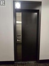 Building Photo - 9471 Yonge St