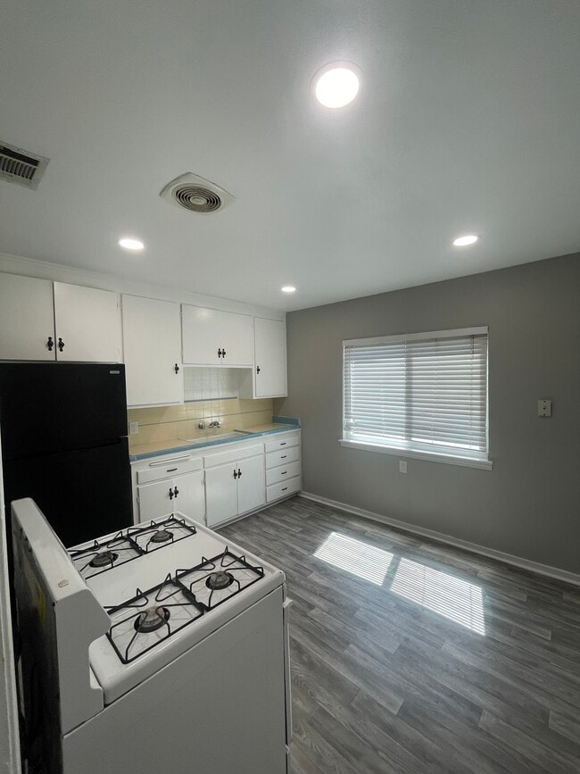 Foto del edificio - 619 Westacre Rd