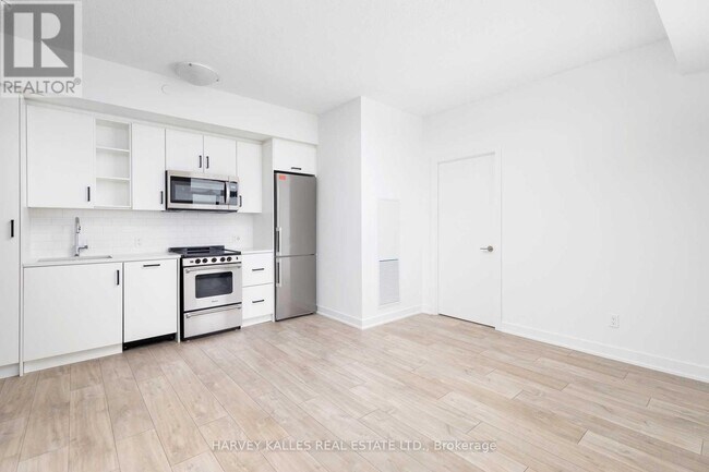 Building Photo - 251-2251 Manitoba St