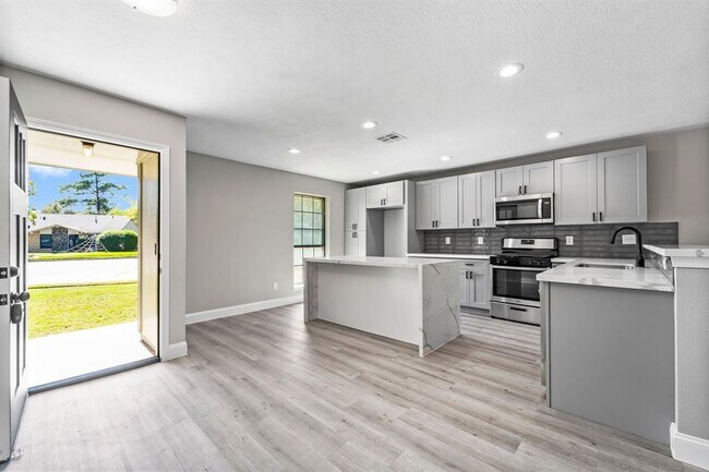 Foto del edificio - 3206 Greenham Ct