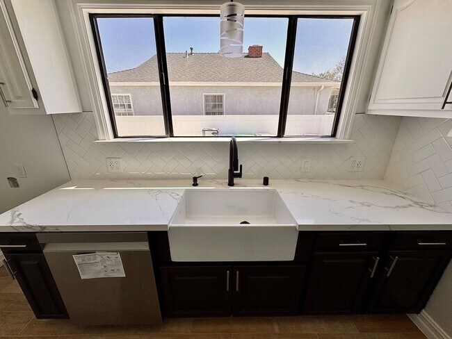 Foto del edificio - 3442 N Greenbrier Rd