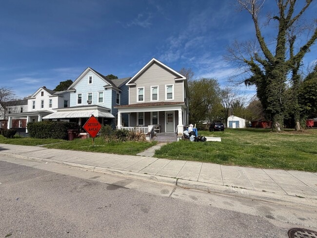 Foto del edificio - 1315 Poindexter St