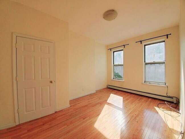Master bedroom - 7318 3rd Ave