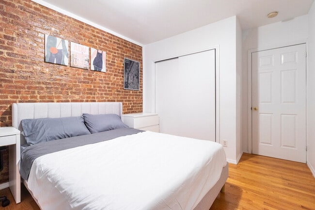 Building Photo - 1415-1423-1423 Lexington Ave