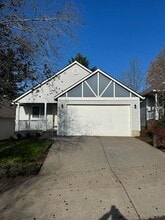 Building Photo - 38927 Cascadia Village Dr