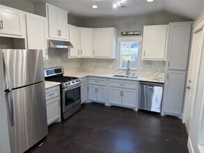 Building Photo - 8922 Allwood St