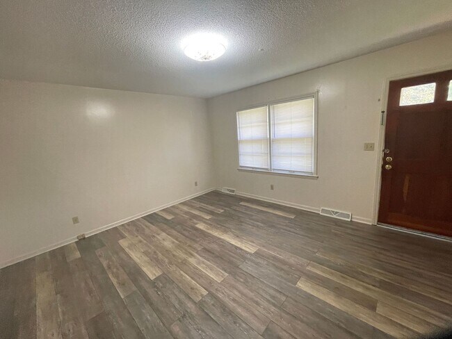 Building Photo - SHJ112-312 Davis Road