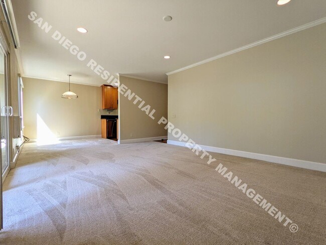 Foto del edificio - Elegant Updated 1 Bed / 1 Bath Condo in De...