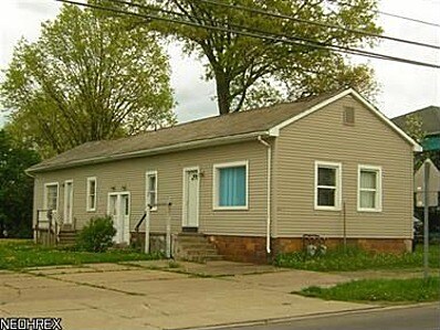 Primary Photo - 10565 Main St