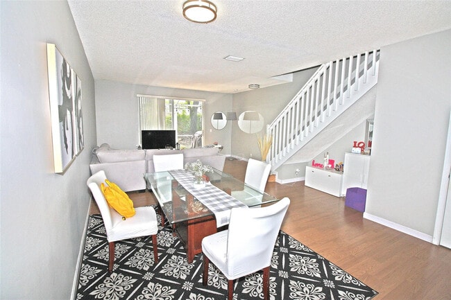 Foto del edificio - 3618 San Simeon Cir