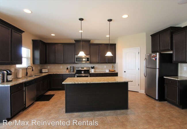 Building Photo - 5 br, 4 bath House - 1403 Calumet Dr.