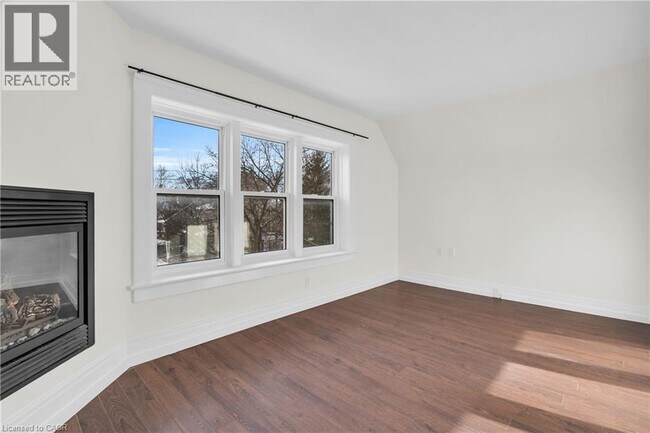 Photo du bâtiment - 98 Church St