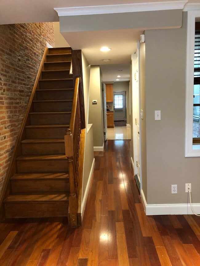 Building Photo - Charming 2 Bedroom Townhome in Canton, MD!