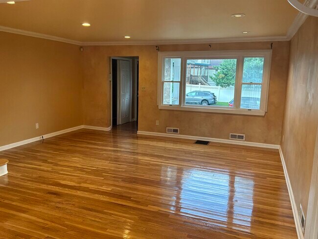Foto del edificio - 2837 Myrtle Terrace