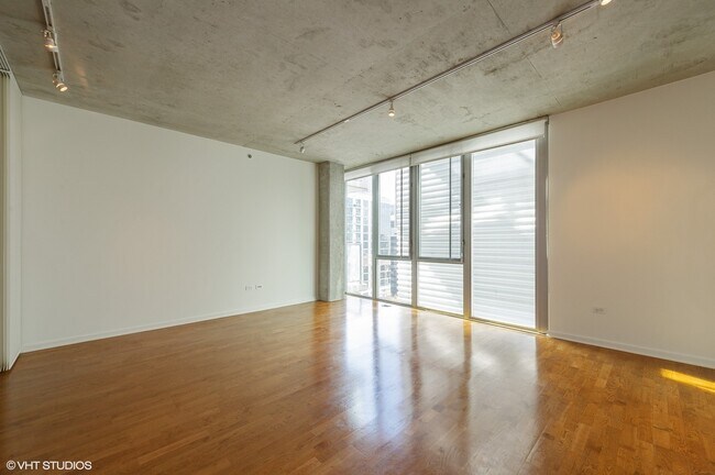 Foto del edificio - 659 W Randolph St