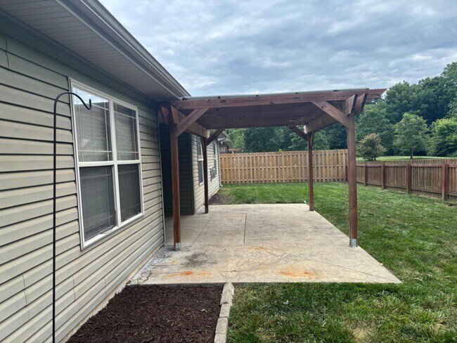 Foto del edificio - 5806 Freeport Way