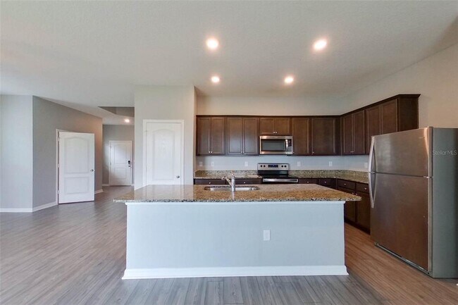 Foto del edificio - 30084 Fedora Cir