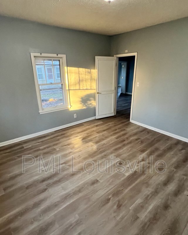 Foto del edificio - 9217 Alexander Ave