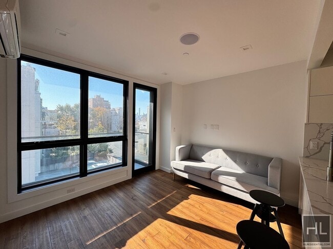 Building Photo - The Vitoria - 27=04 Astoria Blvd Luxurious...