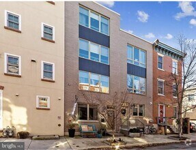 Building Photo - 2310 Naudain St