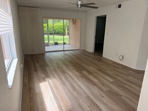 Building Photo - 26735 Little John Ct