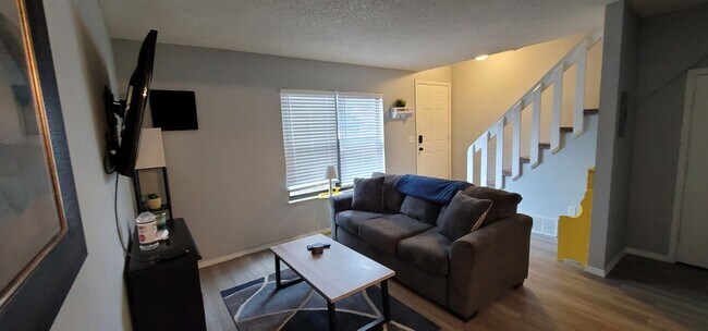 Foto del edificio - FULLY FURNISHED ALL Inclusive- Westside 2 ...