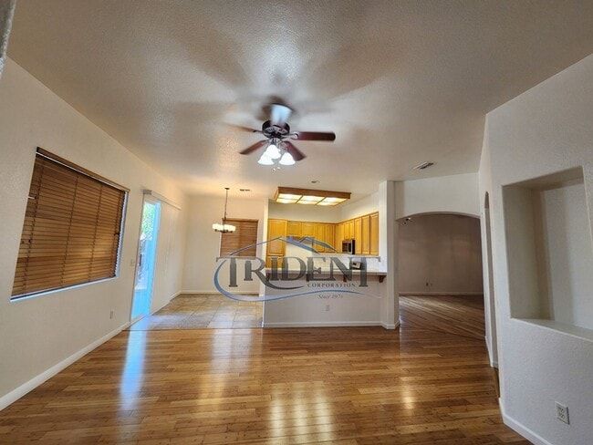 Building Photo - 3 bedroom 2 bath near schools and parks