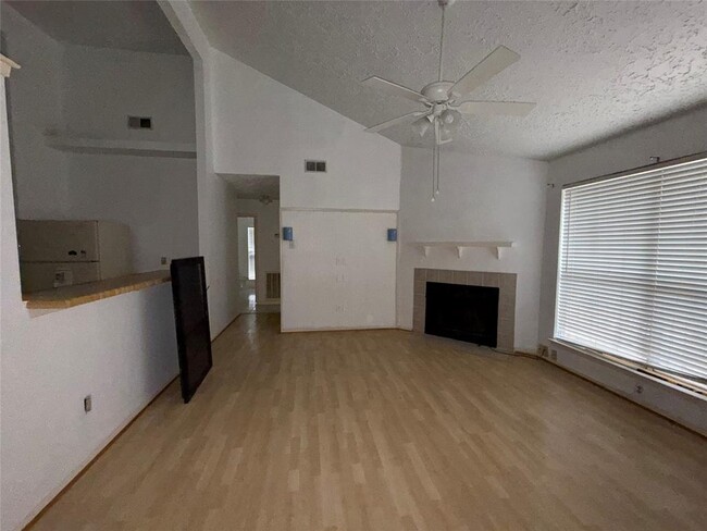 Foto del edificio - 3806 Westheimer Pl Dr