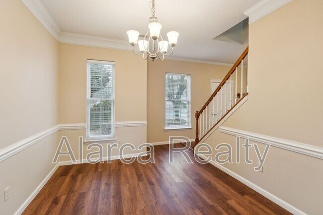 Foto del edificio - 4207 Poplar Grove Dr