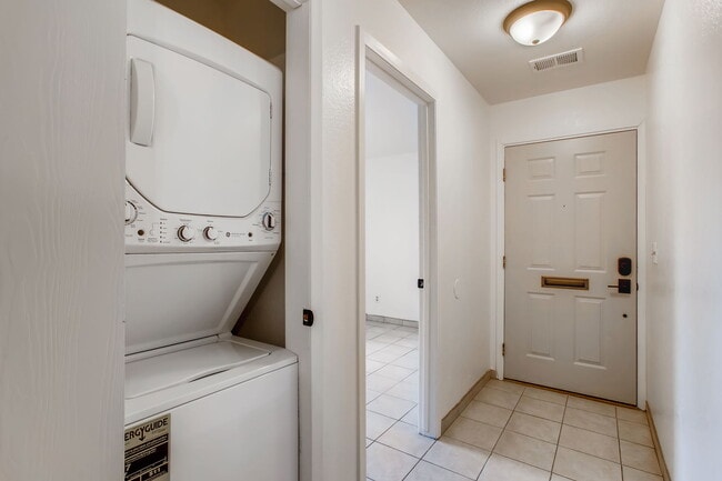 Foto del edificio - 225 E 8th Ave