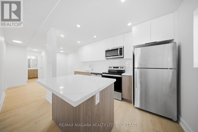 Building Photo - 23 Downes Ave