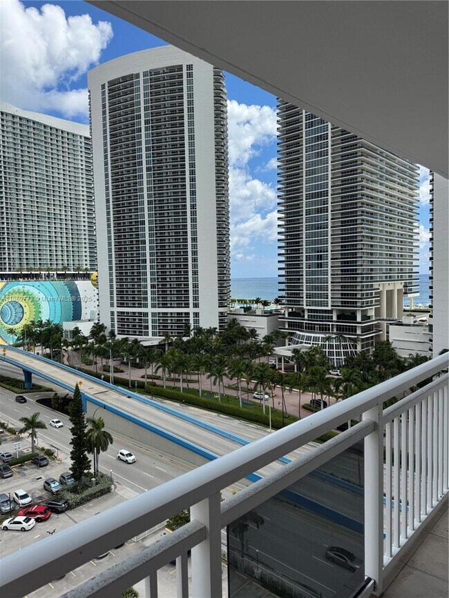 Foto del edificio - 1849 S Ocean Dr