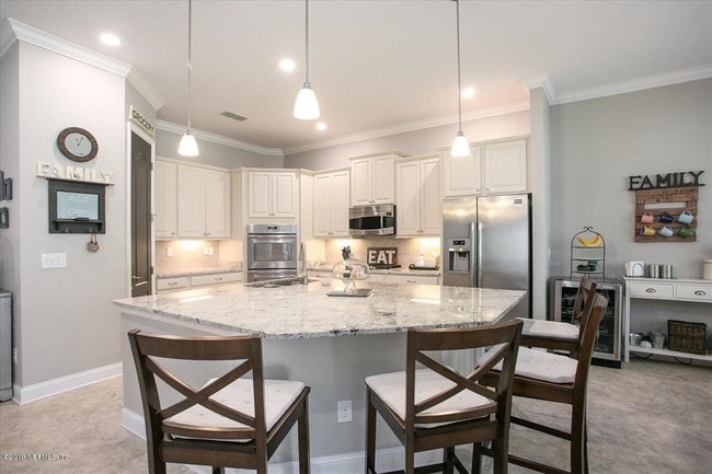 Building Photo - 526 Enrede Ln