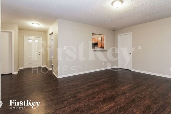 Building Photo - 4041 Magnolia Dr