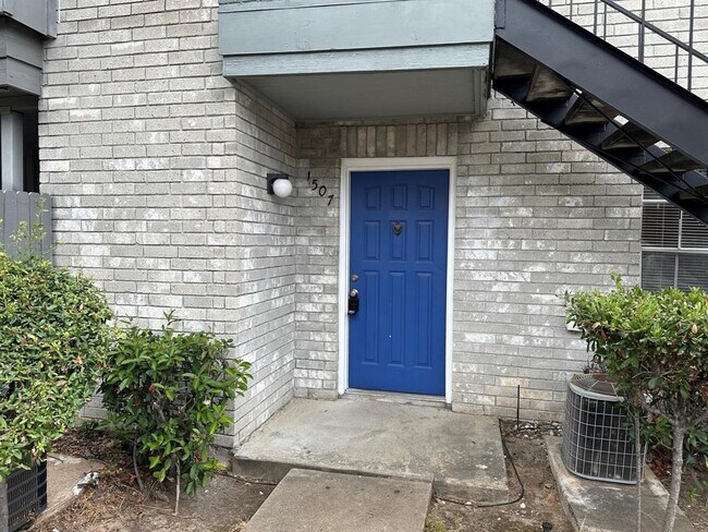 Foto del edificio - 9700 Leawood Blvd