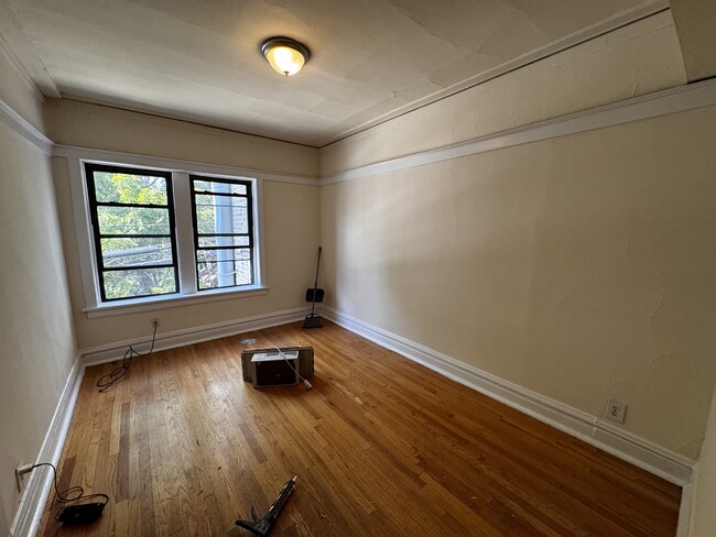 Building Photo - 2510 N Kedzie Blvd