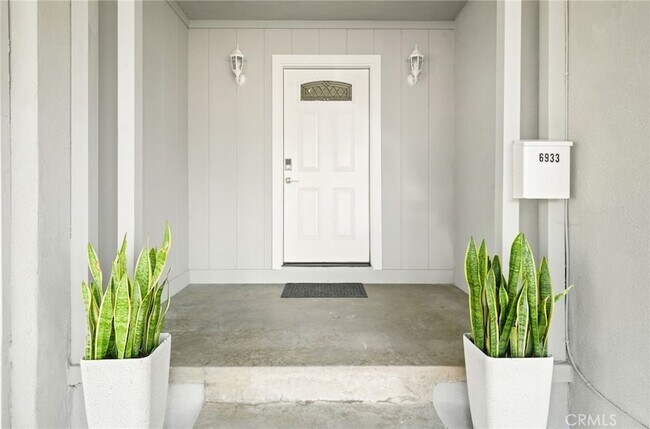 Foto del edificio - 6933 White Oak Ave
