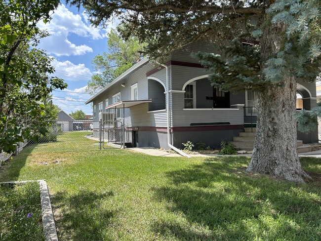 Building Photo - 914 S David St