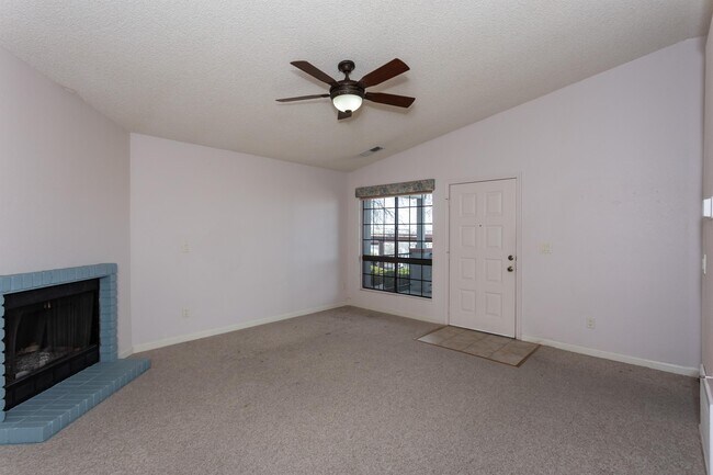Foto del edificio - 3099 Peaks View Ln