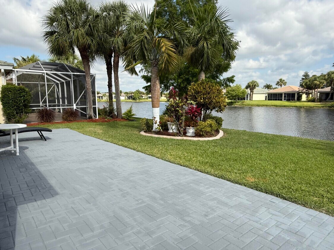 Foto principal - 867 SW Rocky Bayou Terrace